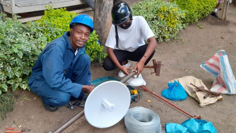 COMMUNITY-NETWORKS--CONNECTING-PEOPLE-AND-NOT-JUST-DEVICES
